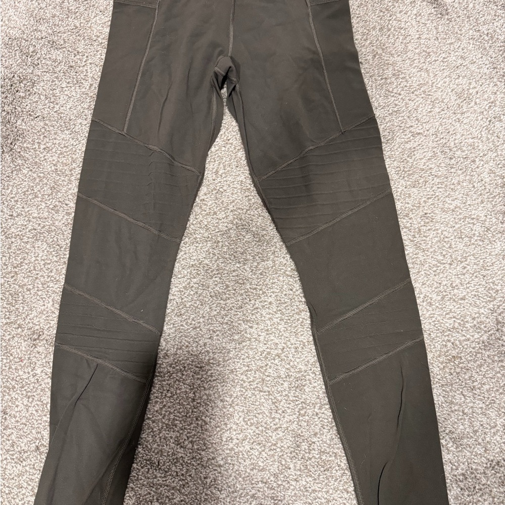 Athleta khaki motto tights